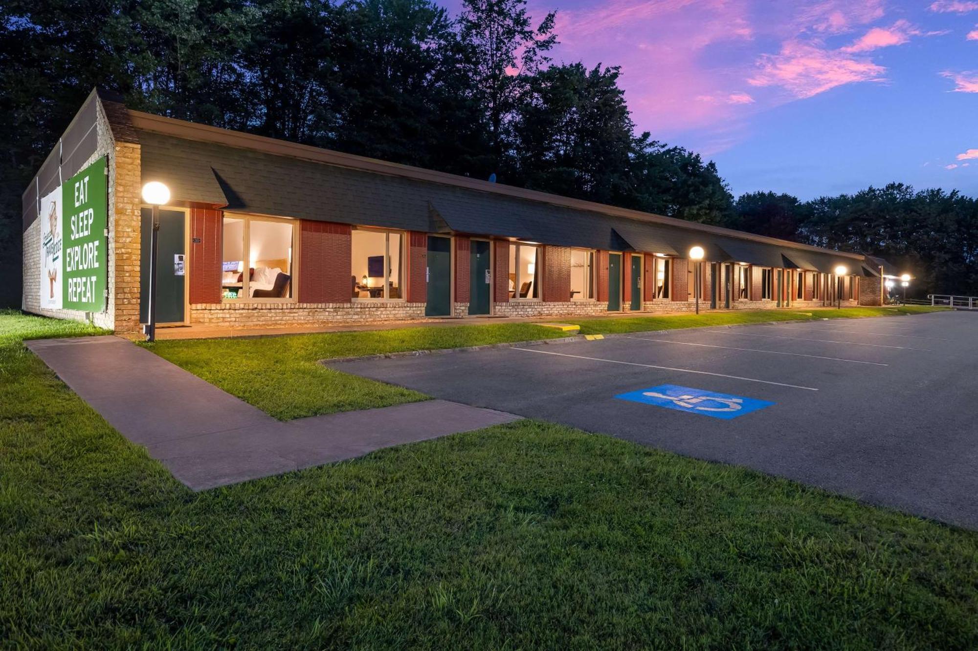 Travelodge By Wyndham Emlenton ภายนอก รูปภาพ